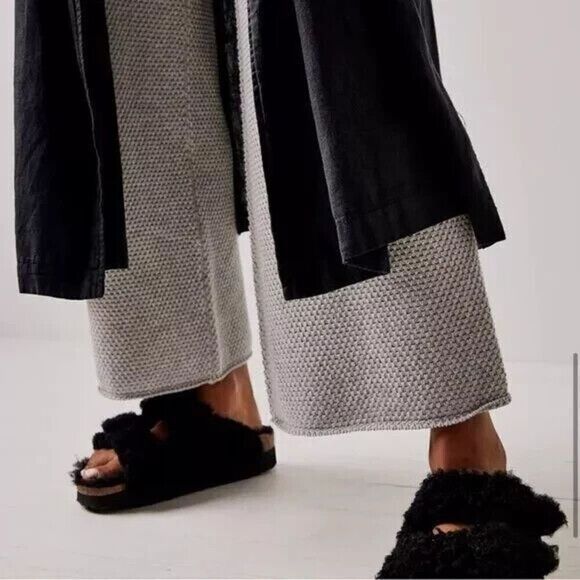 Birkenstock Arizona Big Buckle Narrow Shearling Sandal Women's size 41/10 Black - Picture 1 of 7